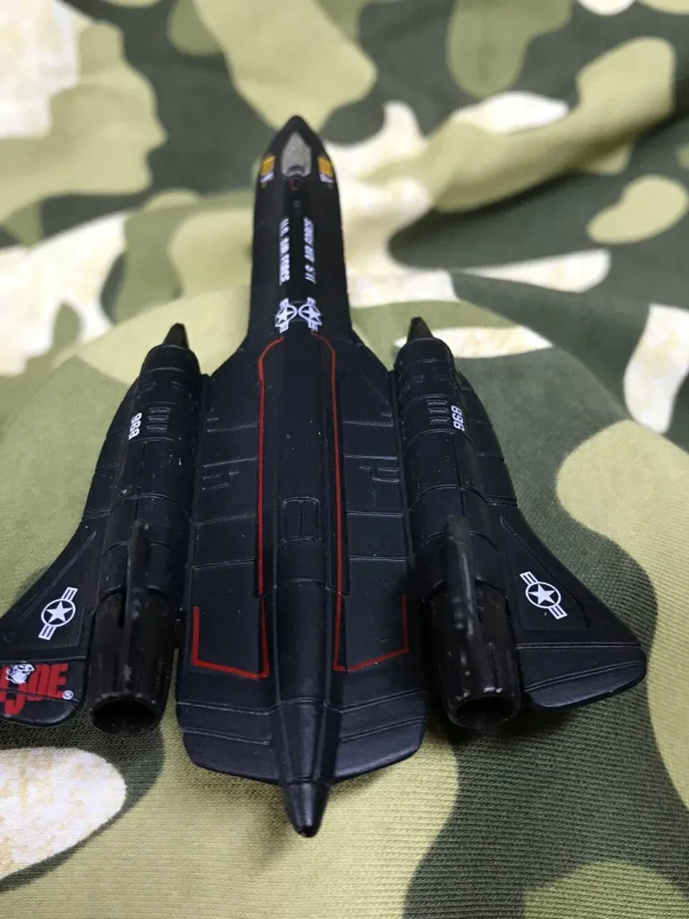 Maisto SR 71 Blackbird US Air Force Reconnaissance Jet 1/64 Scale Diecast Jet